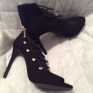 ‼️FINAL‼️Jessica Simpson lace up black back zip